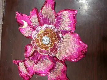 Lielu rožu līgava piekrauts rotaļlietas lelle piederumu vairumtirdzniecības vizuļi izšūti ziedu izšuvumu
