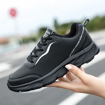 Sieviešu kurpes Tētis kurpes ir 2021. ziemas jaunas ādas soled studentu sporta kurpes viegls skriešanas apavus ar neslīdošu komfortu