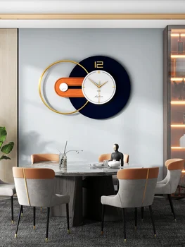 Mūsdienu pulkstenis karājas pulkstenis dzīvojamā istabā sadzīves modes radošo personalizētu apdare vienkāršs pulkstenis karājas pie sienas