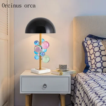 Postmodernisma personības sēņu LED galda lampa, lasītava, guļamistabas gultas lampa Ziemeļvalstu vitrāžas dekoratīvā galda lampa